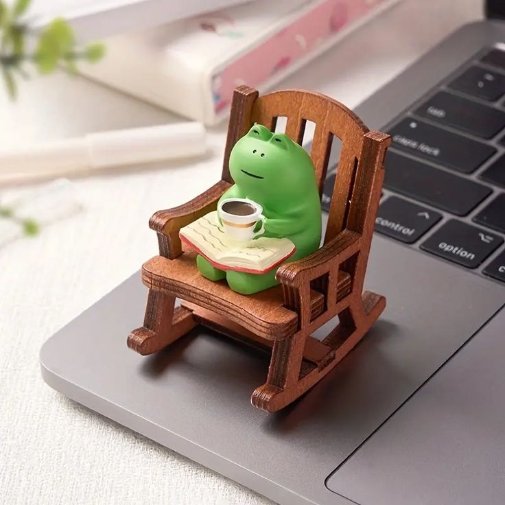 Cute Resin Frog Figurine – Funny Decoration for Desk or Home